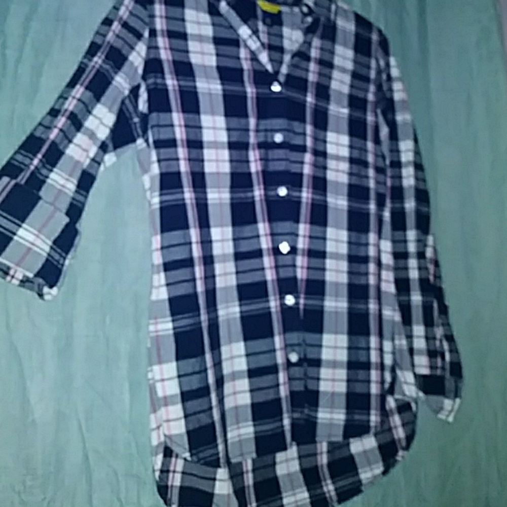 Cute comfy Aeropostale plade botton up